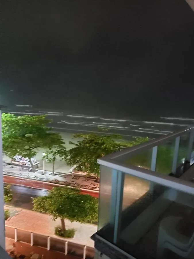 Apartamento Com Vista Para O Mar Na Av Atlantica Em Balneário Camboriú